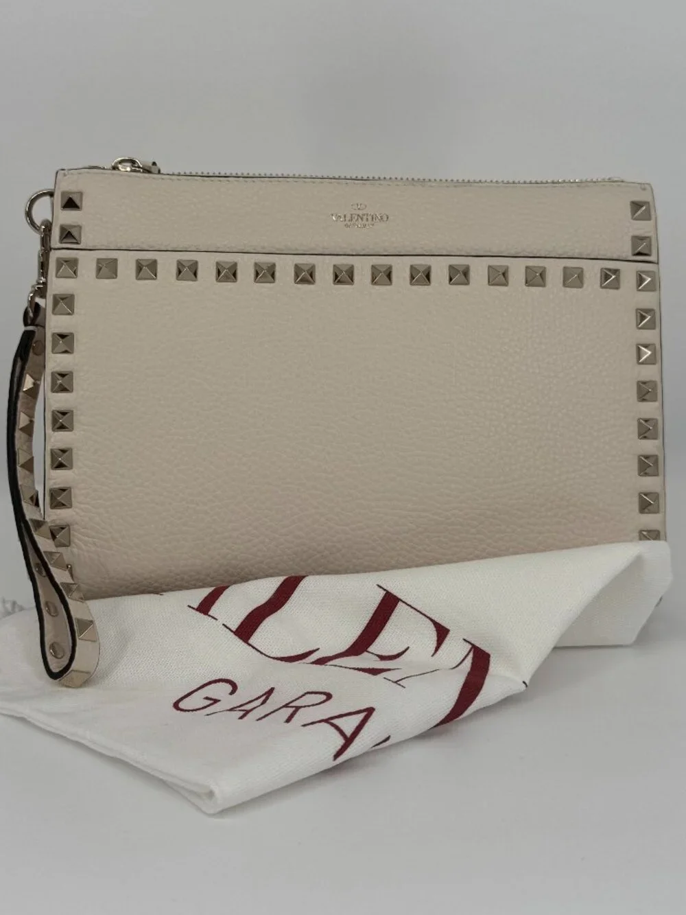 Valentino Garavani Rockstud Wristlet Pouch in Pebbled Calfskin